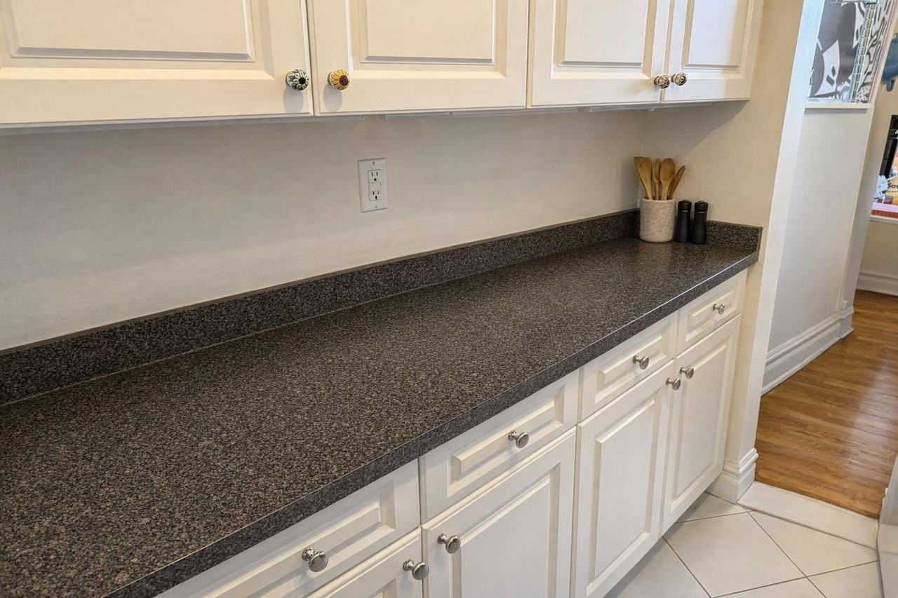 W 184th St - Photo 4 of 12