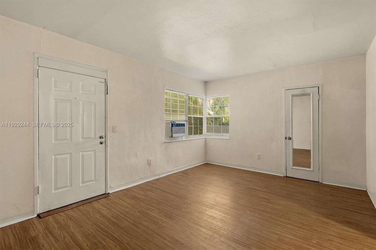 4410 Ne 2nd Ave #4412 - Photo 2 of 19