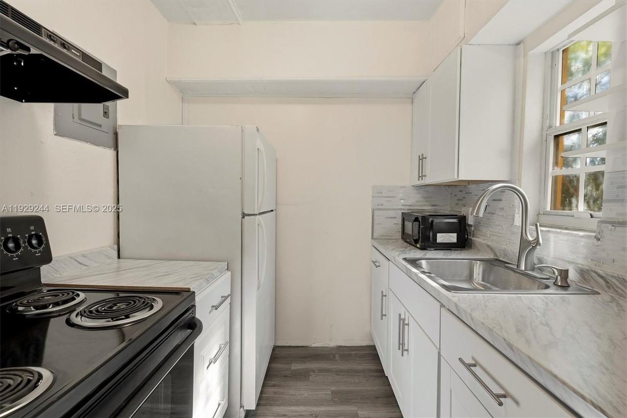 4410 Ne 2nd Ave #4412 - Photo 7 of 19