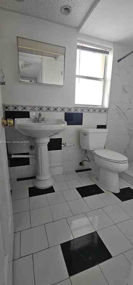 8595 Sunrise Lakes Blvd #307 - Photo 6 of 9