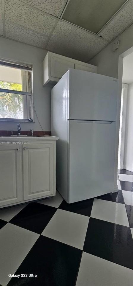 8595 Sunrise Lakes Blvd #307 - Photo 7 of 9