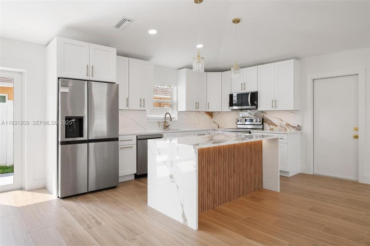 102 Sw 13th Ave - Photo 4 of 43