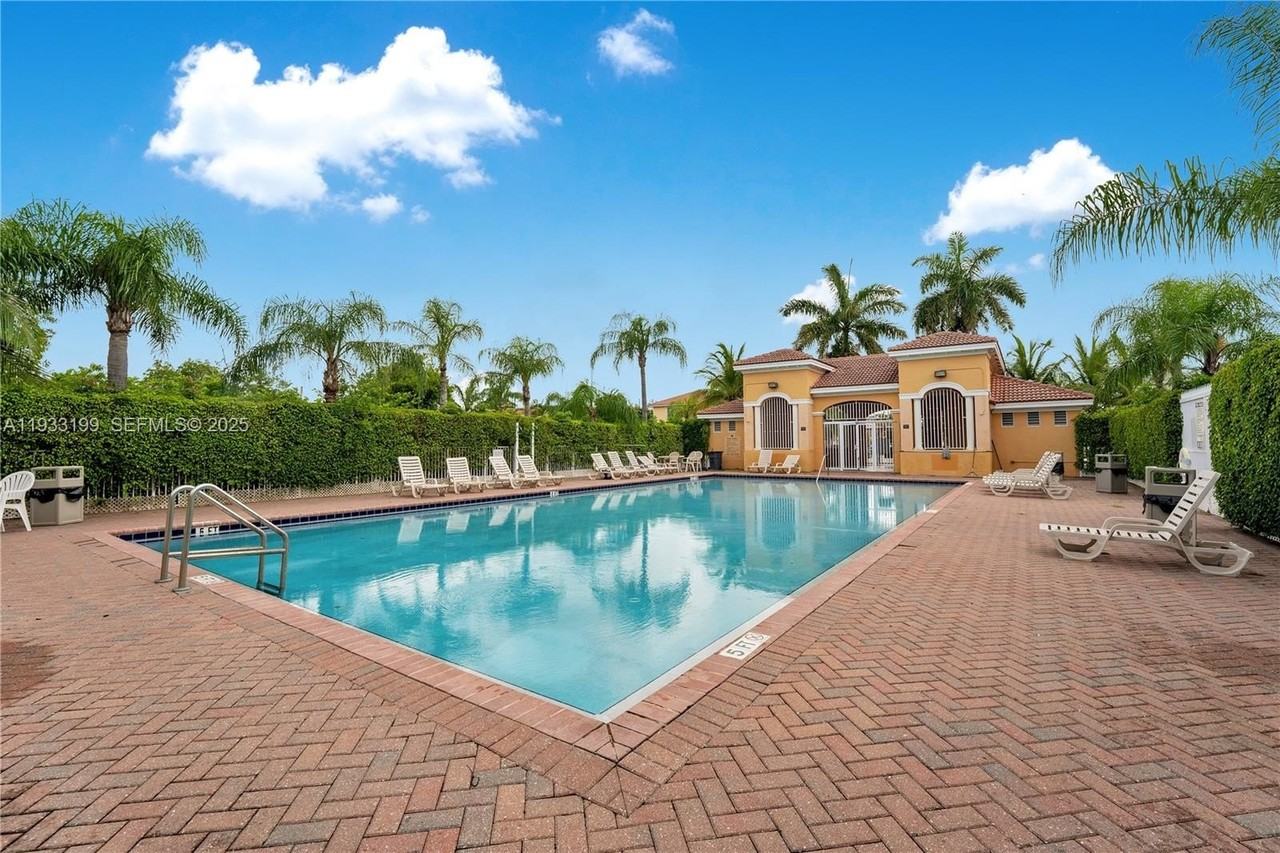 10934 Sw 247th Ter #10934 - Photo 2 of 28