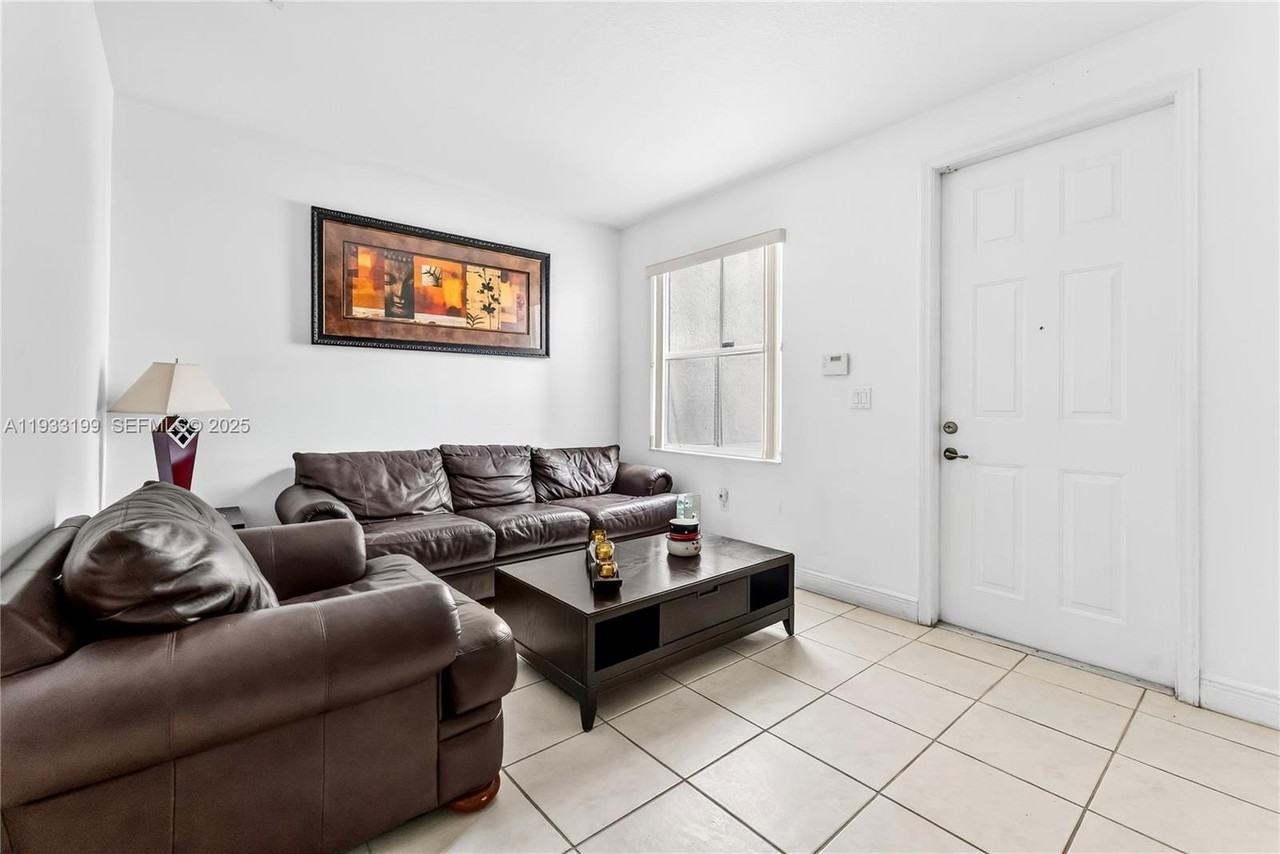 10934 Sw 247th Ter #10934 - Photo 4 of 28