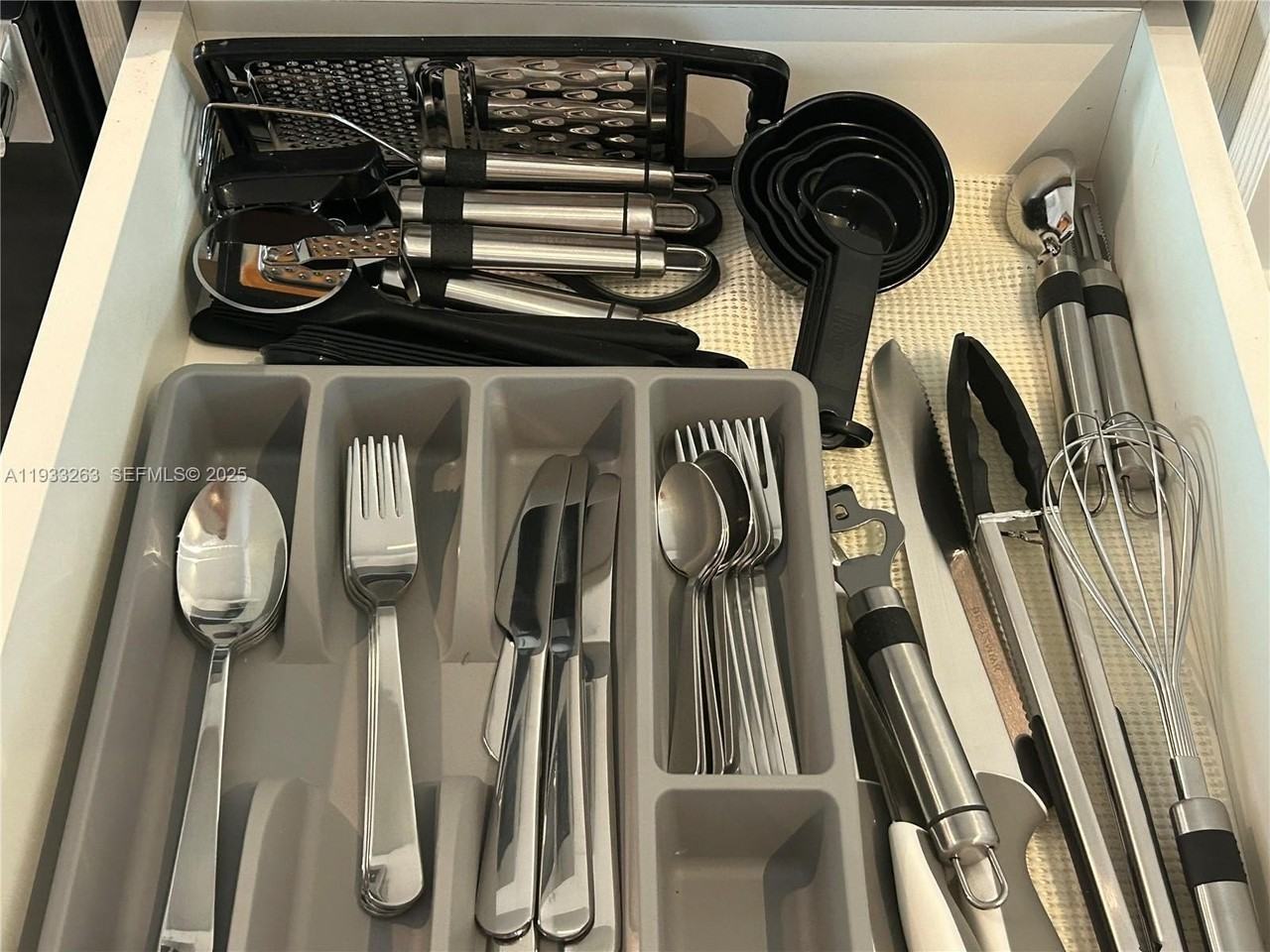 1035 Euclid Ave #27 - Photo 7 of 16