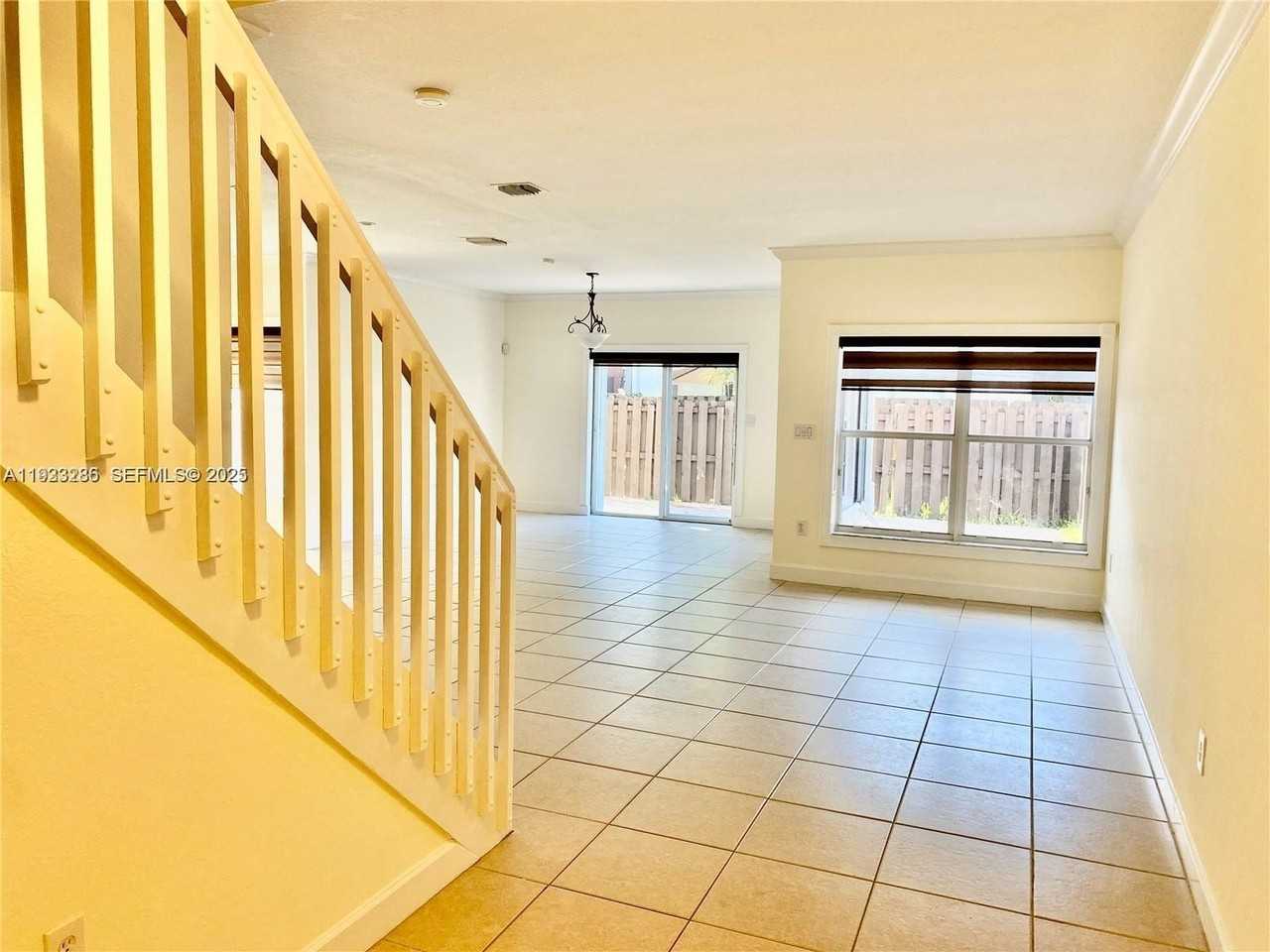 10914 Nw 67th Ter #0 - Photo 5 of 21