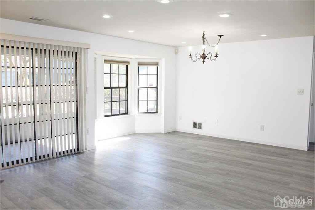 1003 Woodhaven Dr - Photo 2 of 23