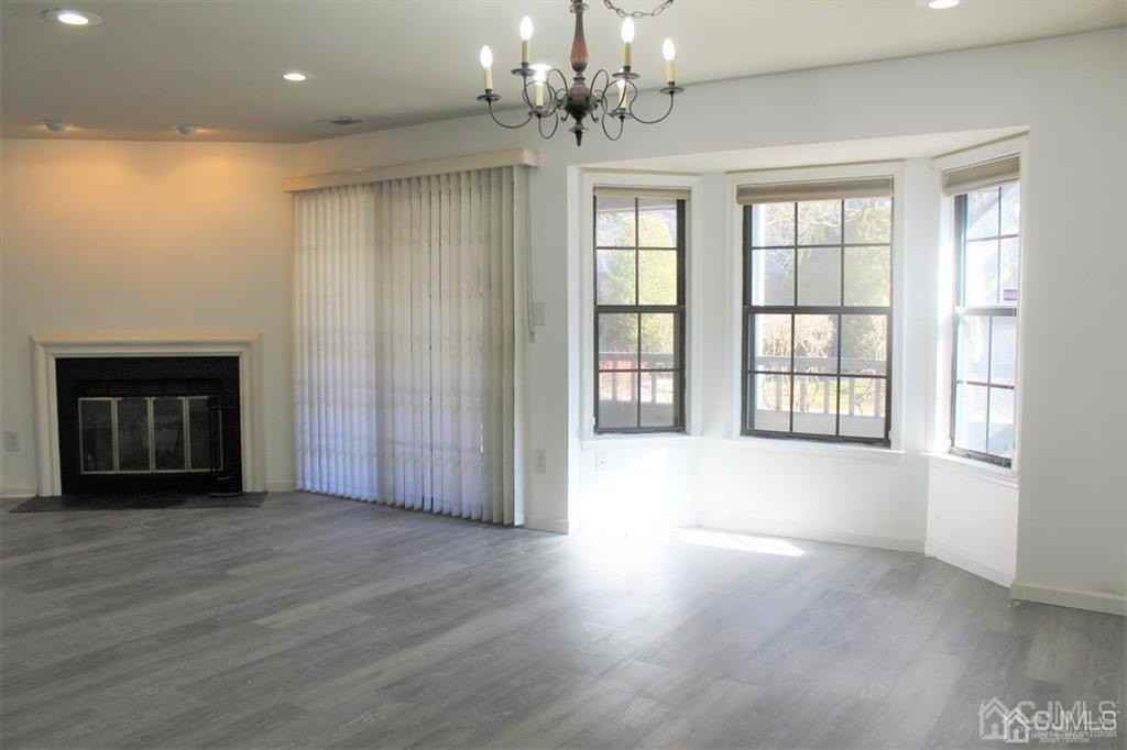 1003 Woodhaven Dr - Photo 3 of 23