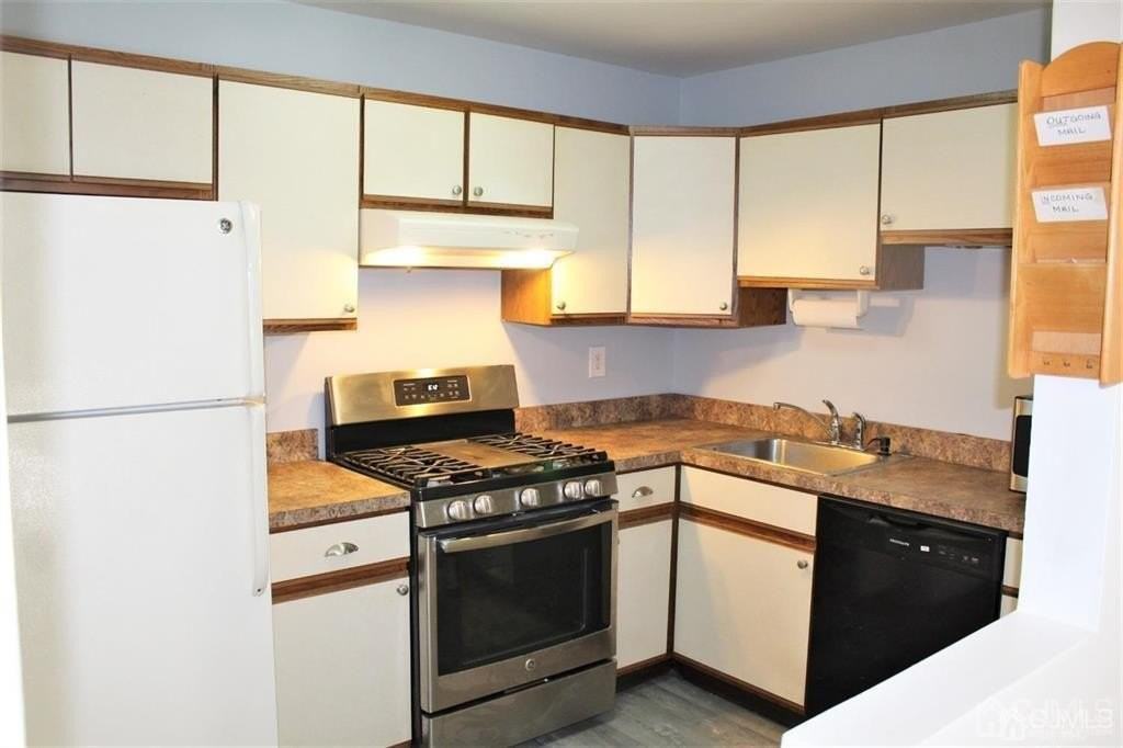 1003 Woodhaven Dr - Photo 7 of 23