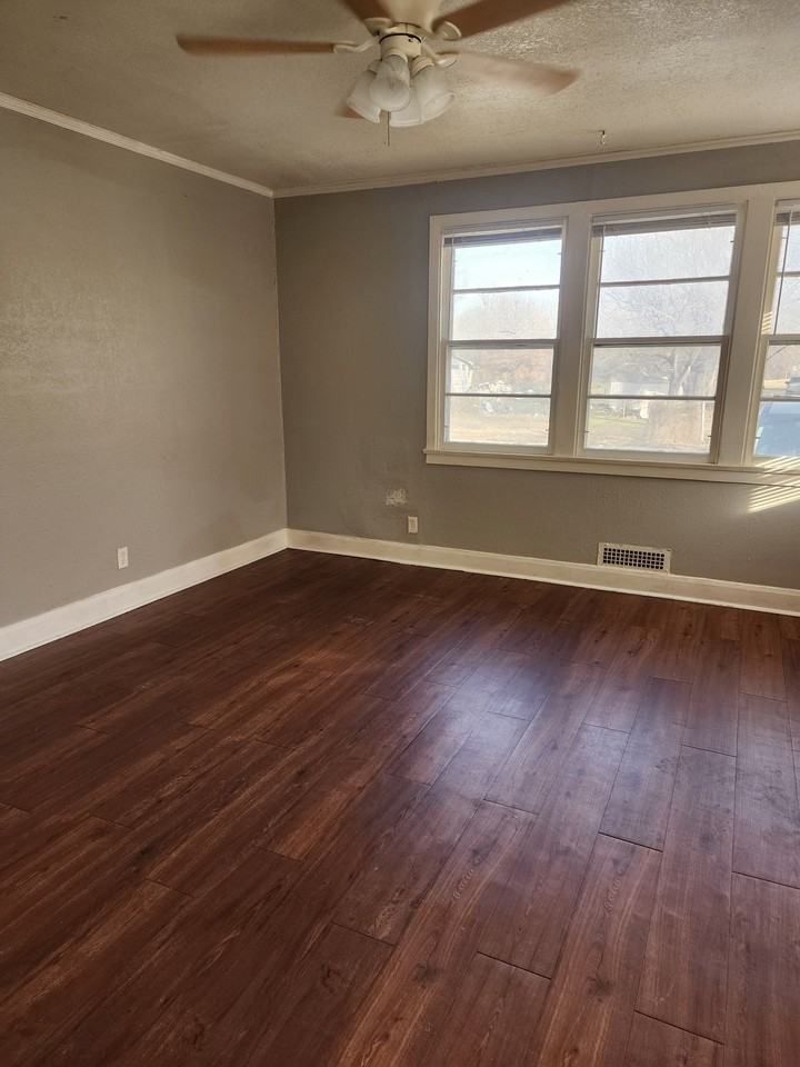 1222 N 13th St #1 - Photo 3 of 10