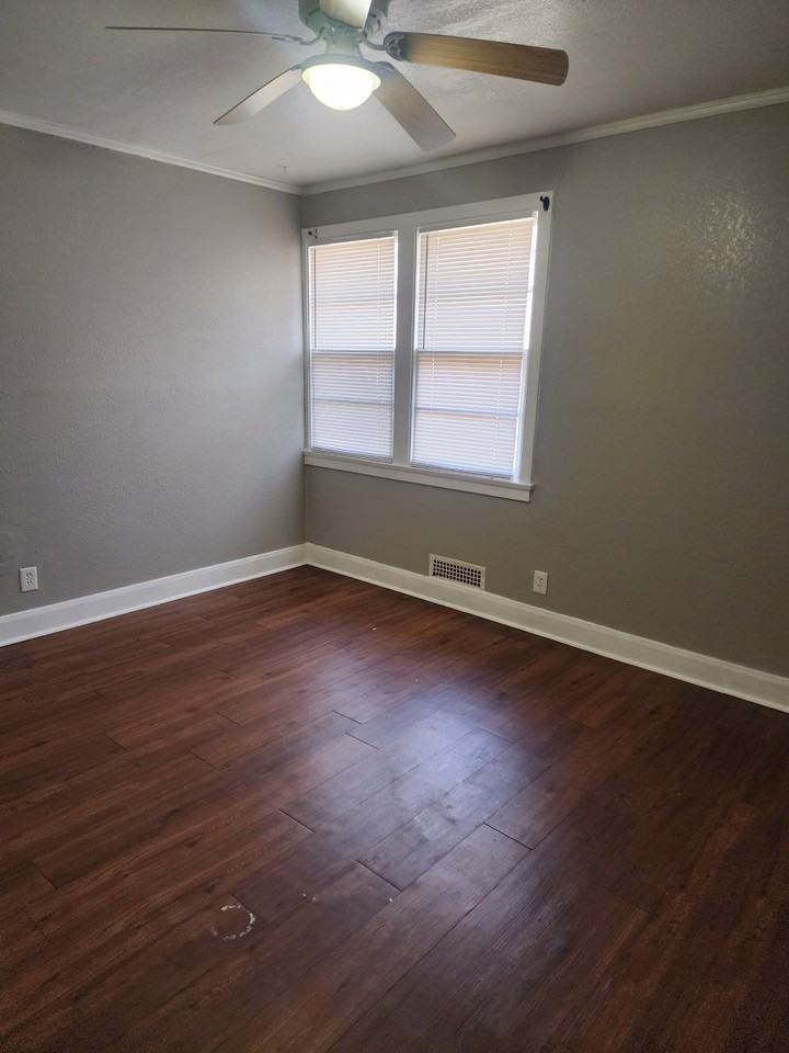 1222 N 13th St #1 - Photo 4 of 10