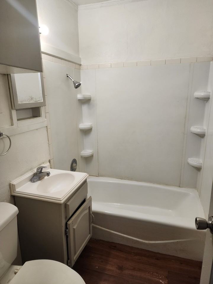 1222 N 13th St #1 - Photo 6 of 10