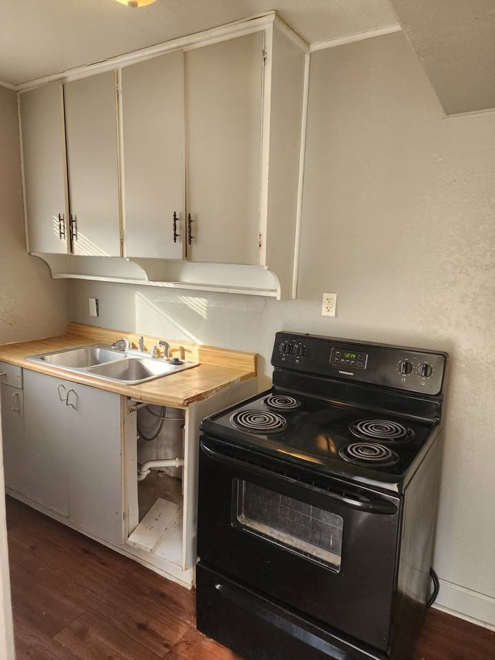 1222 N 13th St #1 - Photo 7 of 10