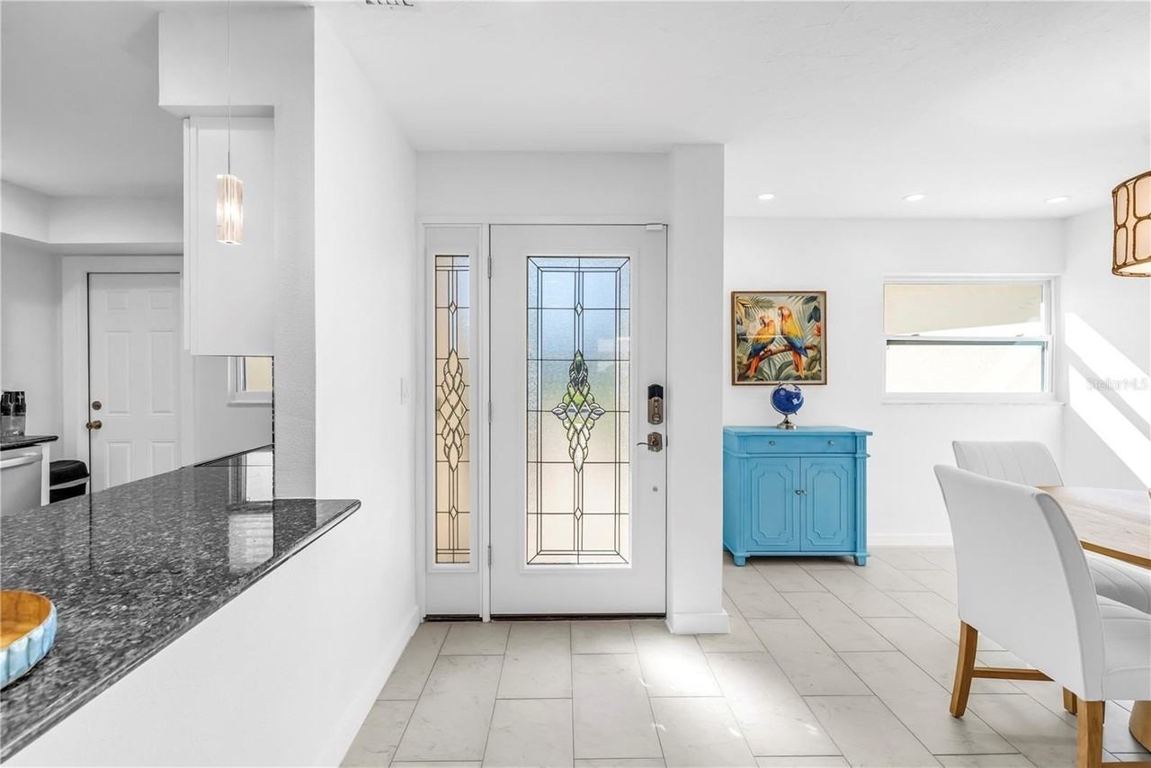 111 Whispering Sands Cir #V38 - Photo 6 of 48