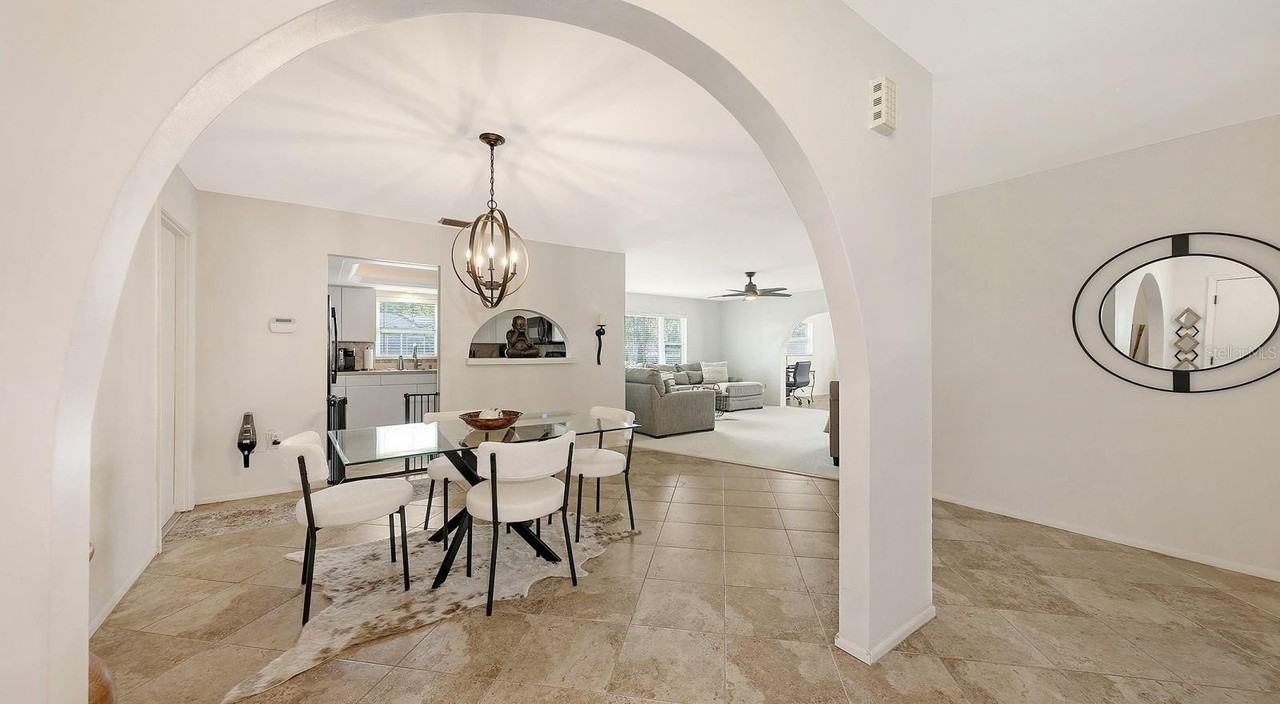 6717 Roxbury Dr - Photo 7 of 43