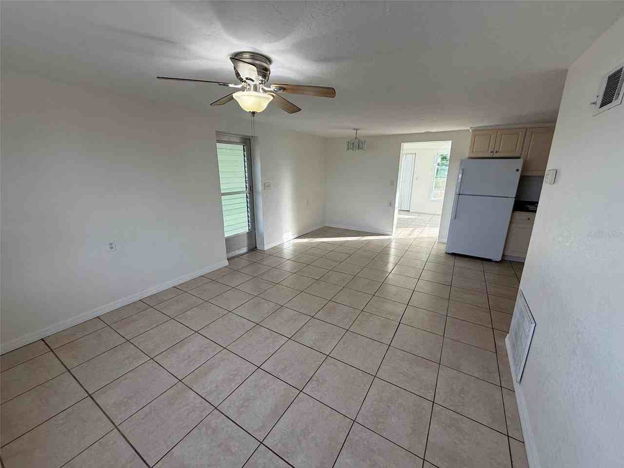 1149 Brown St - Photo 3 of 15