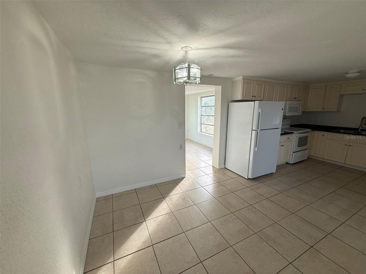 1149 Brown St - Photo 5 of 15