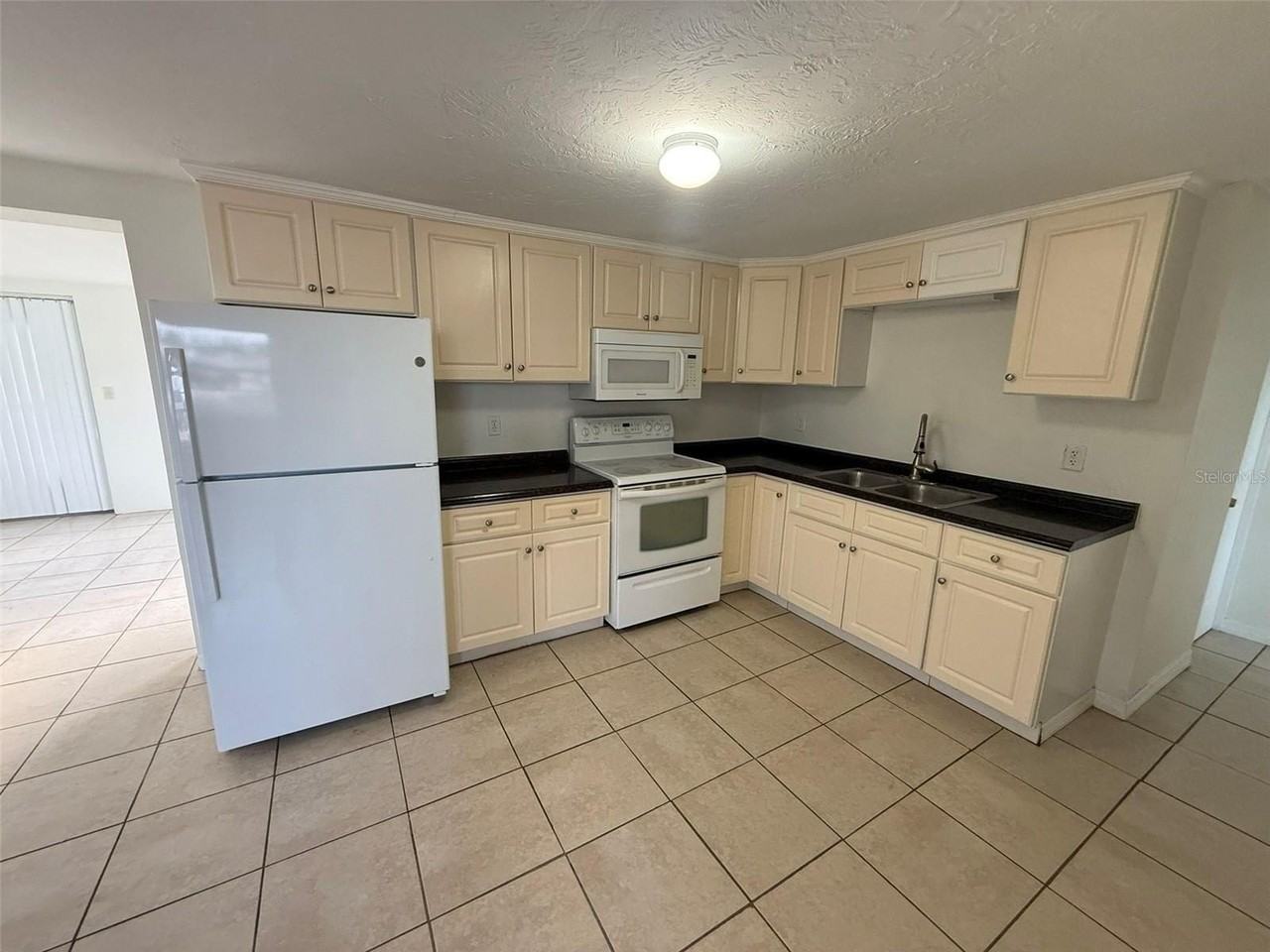 1149 Brown St - Photo 7 of 15