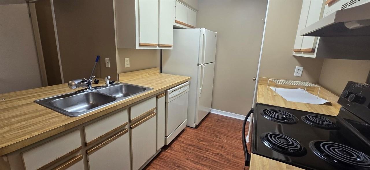 1923 Sw 34th Ct - Photo 6 of 17