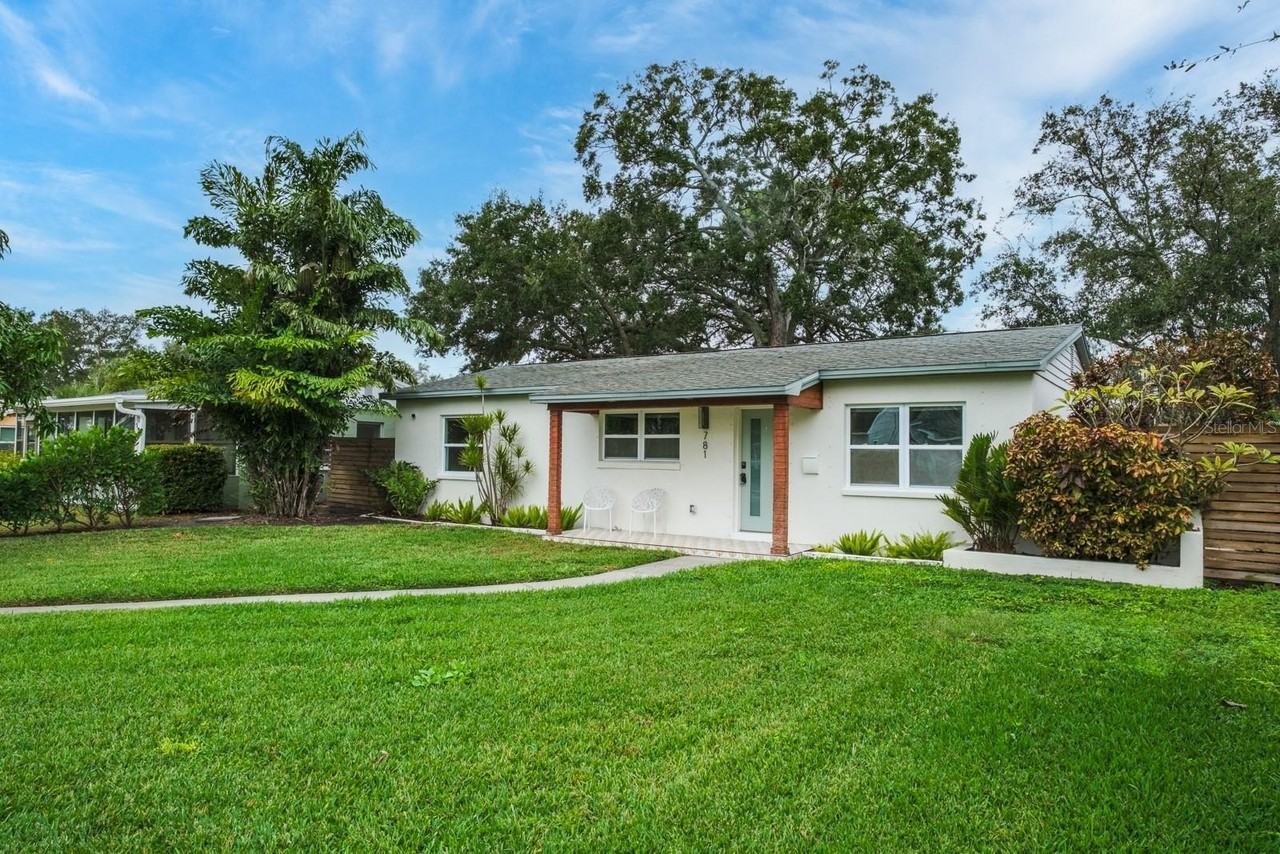 781 40th Ave Ne - Photo 2 of 28