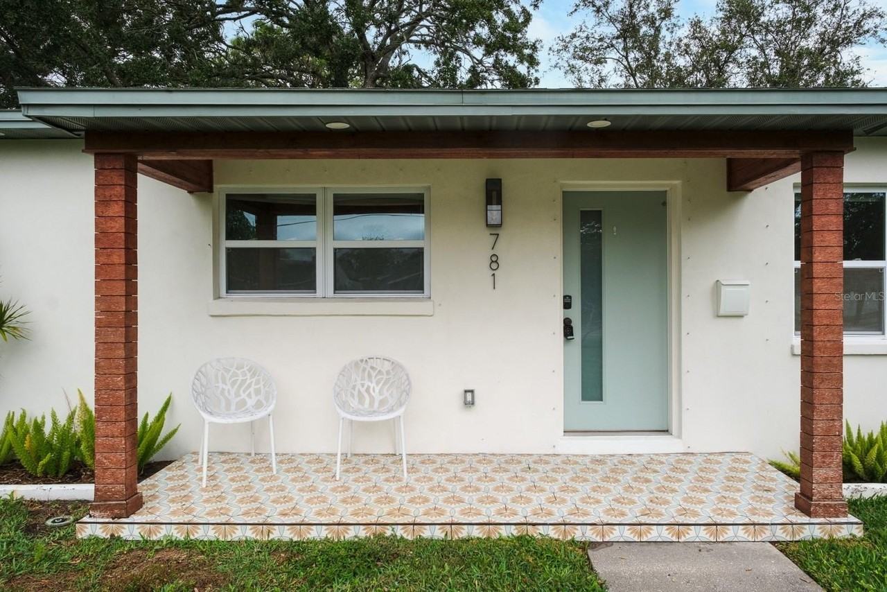 781 40th Ave Ne - Photo 4 of 28