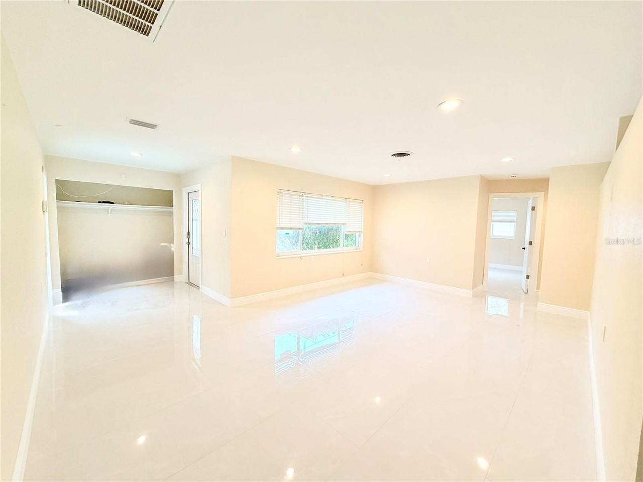 4866 Huntington St Ne - Photo 5 of 24