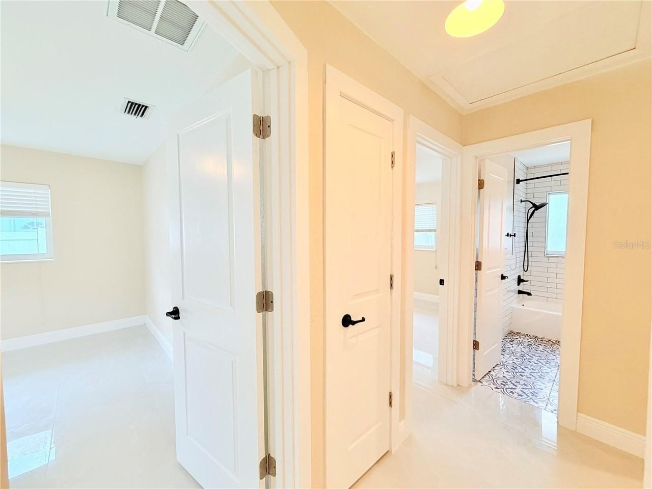 4866 Huntington St Ne - Photo 6 of 24