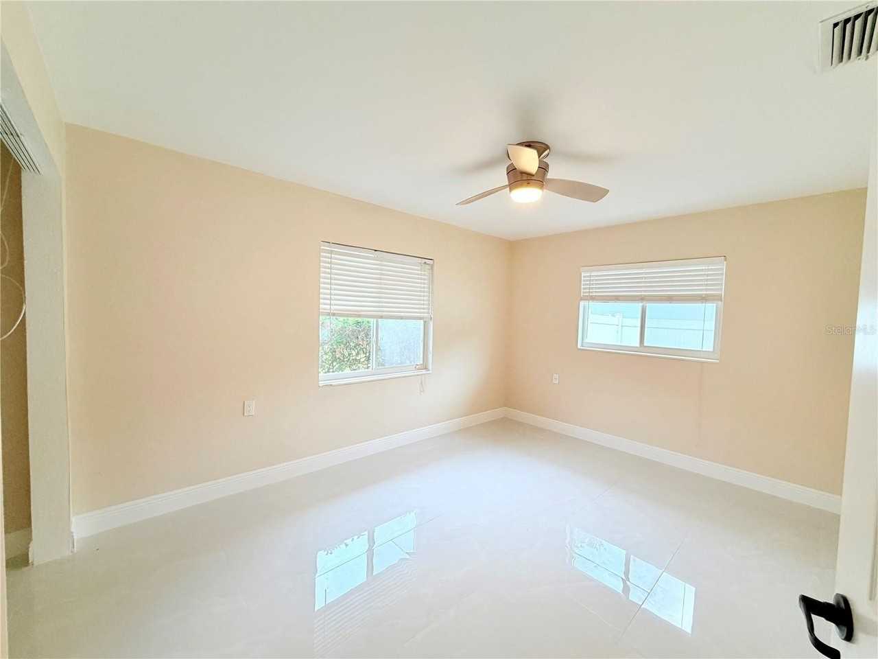 4866 Huntington St Ne - Photo 7 of 24