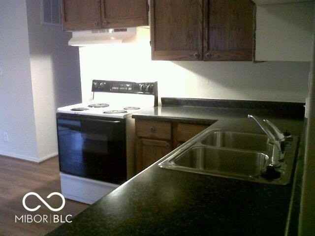 3814 Esquire Pl - Photo 3 of 18