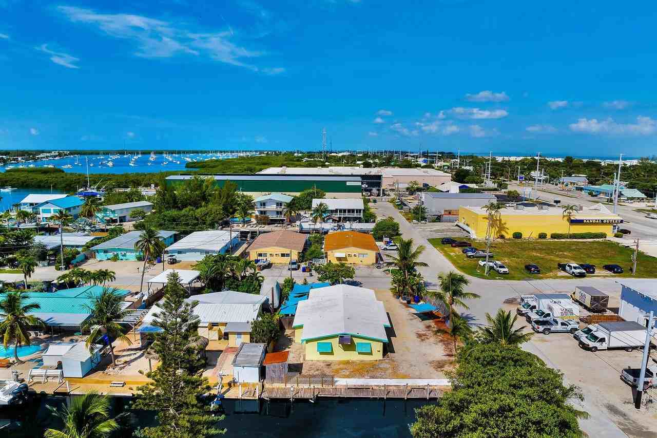 4903 49th Street - Photo 6 of 36