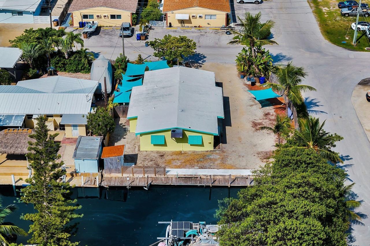 4903 49th Street - Photo 7 of 36