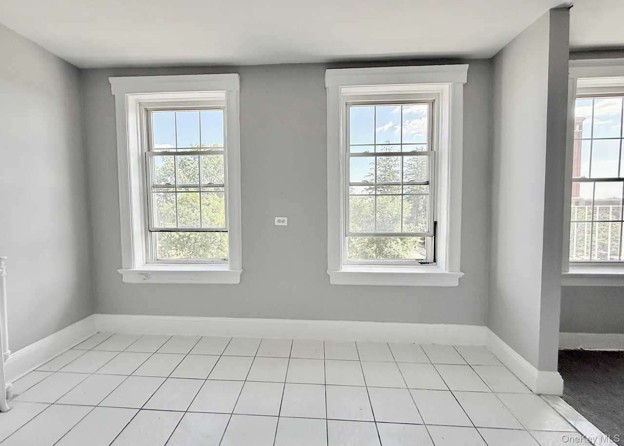 132 W Boston Post Rd Apt 5 #5 - Photo 3 of 42