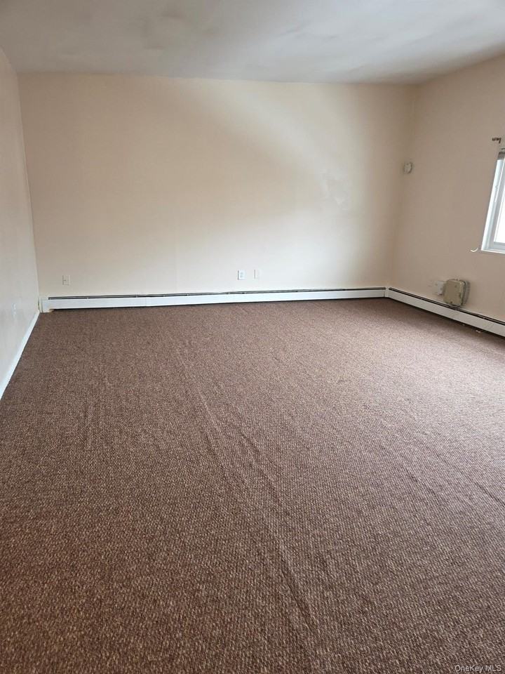 259 N Newbridge Rd Apt 2d #D2 - Photo 2 of 10