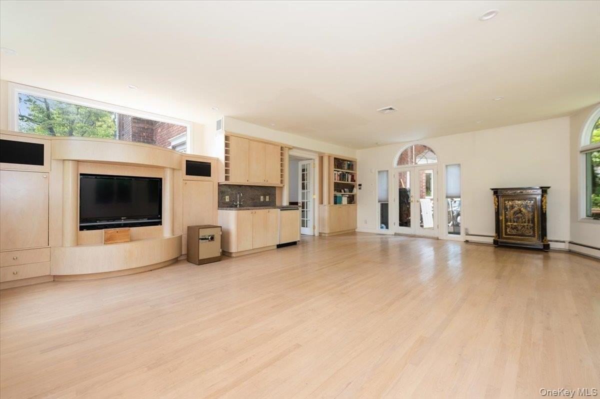 1 Parkside Dr - Photo 3 of 30