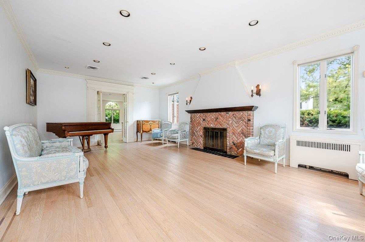 1 Parkside Dr - Photo 5 of 30