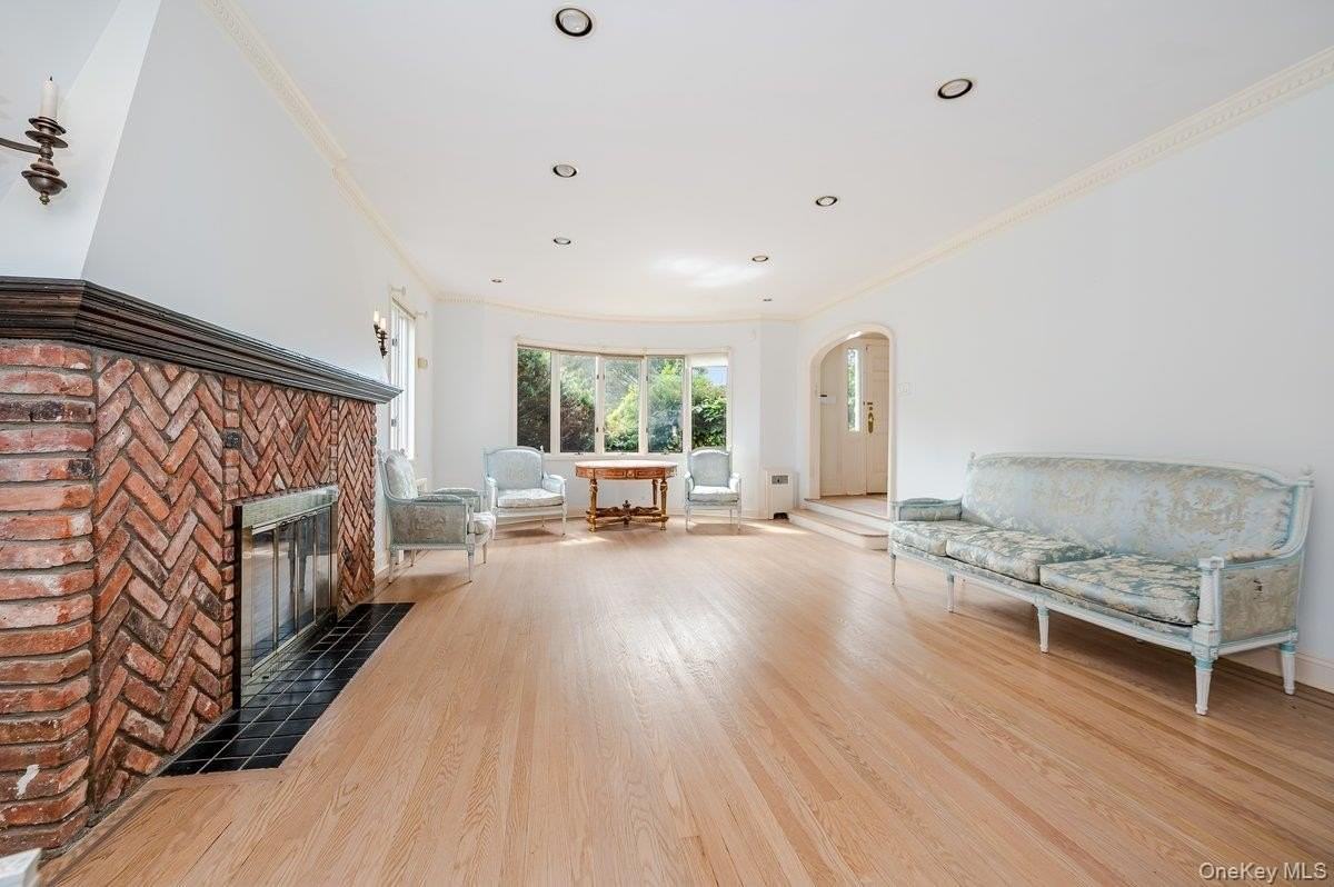 1 Parkside Dr - Photo 6 of 30