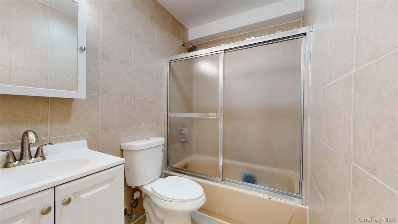 3054 79th St - Photo 6 of 9