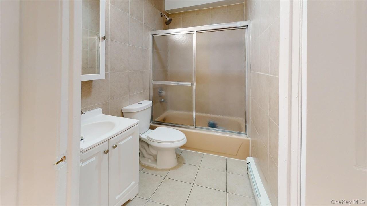 3054 79th St - Photo 7 of 9