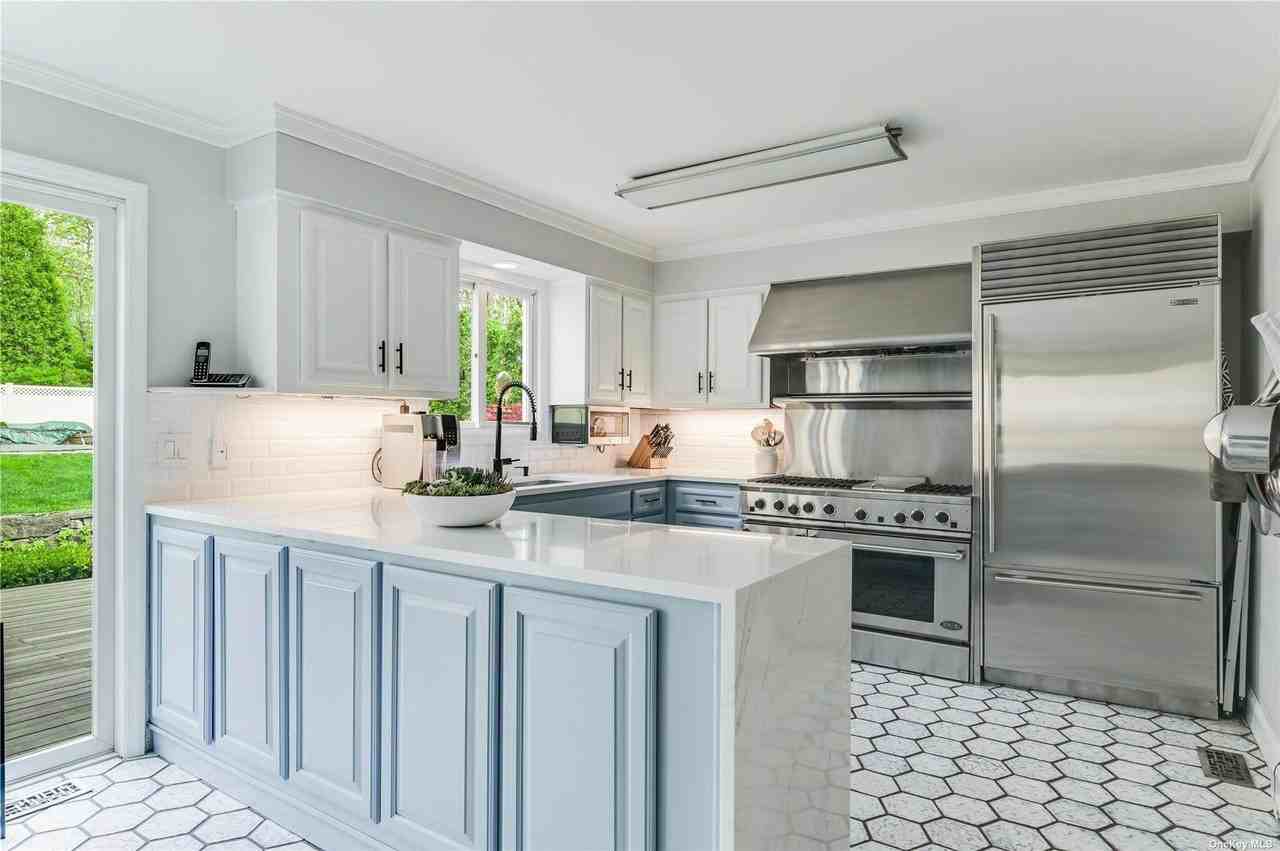 355 Windjammer Dr - Photo 5 of 21