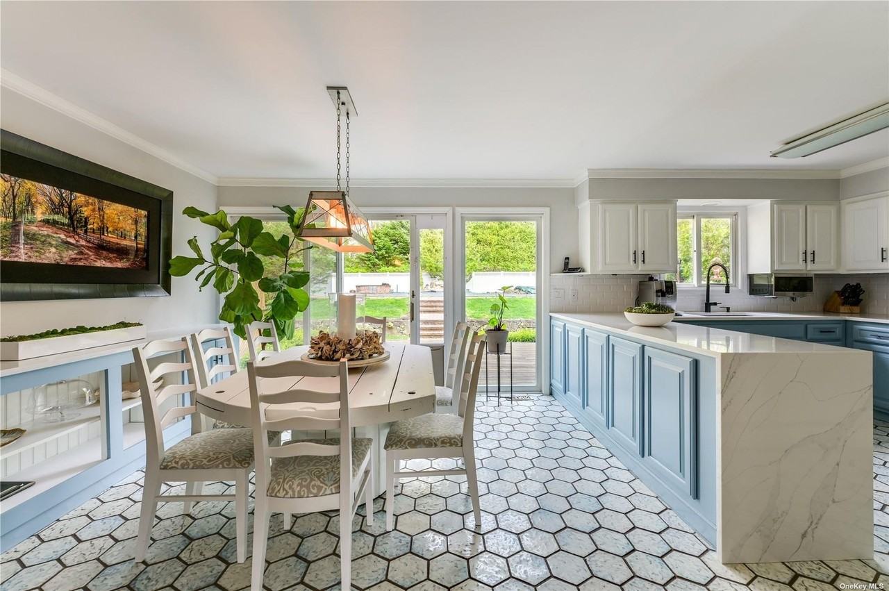 355 Windjammer Dr - Photo 7 of 21