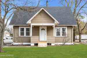 featured image of 2061 Route 9