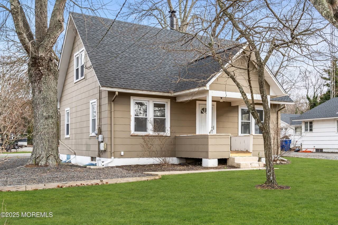 2061 Route 9 - Photo 2 of 35