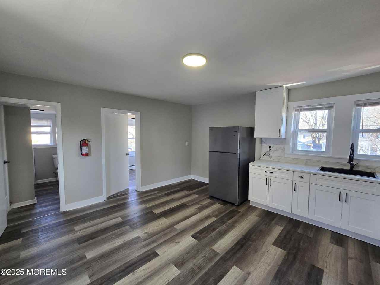 1501 Bangs Ave - Photo 6 of 15