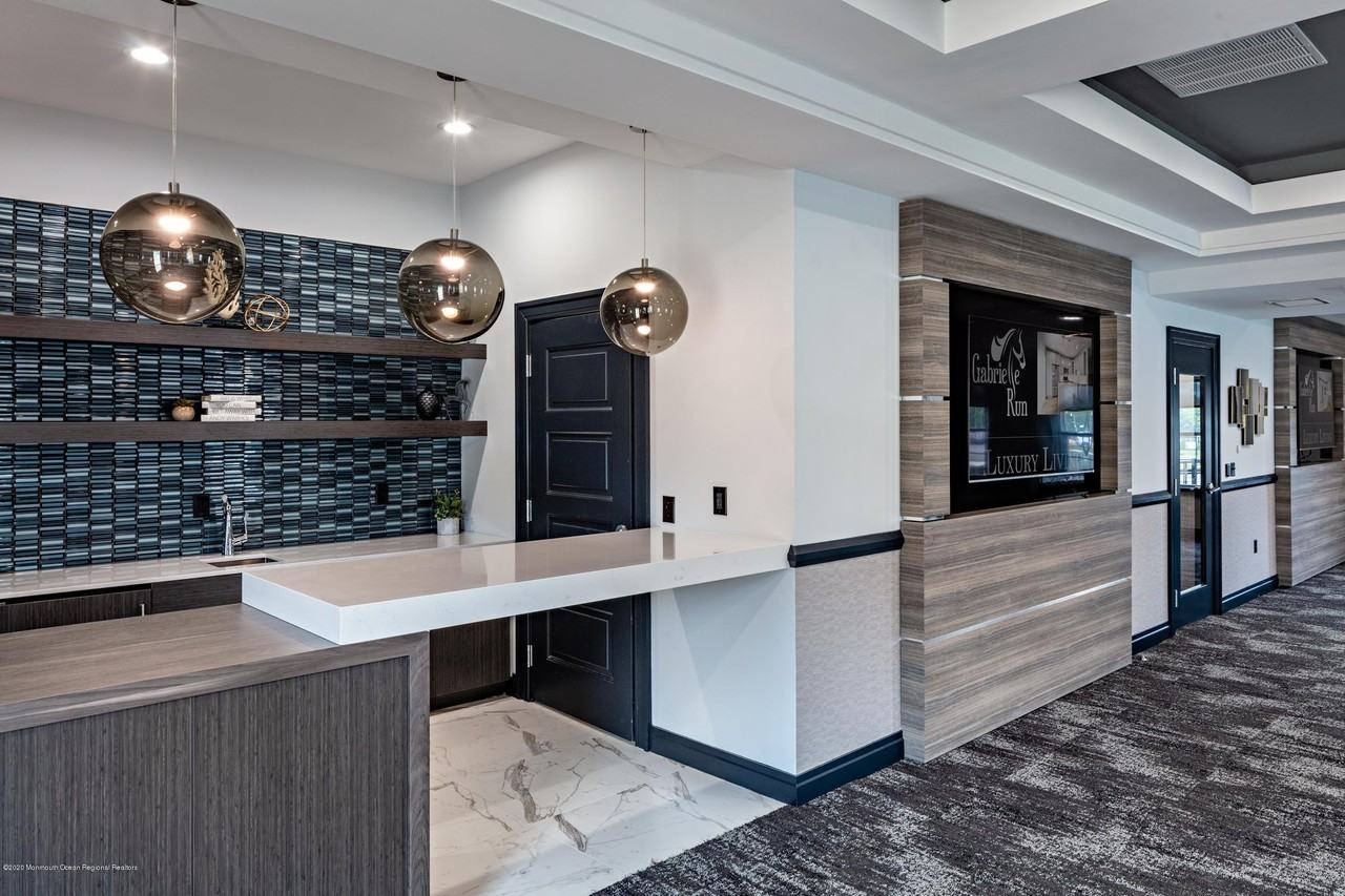 2517 Stallion Cir E - Photo 6 of 15