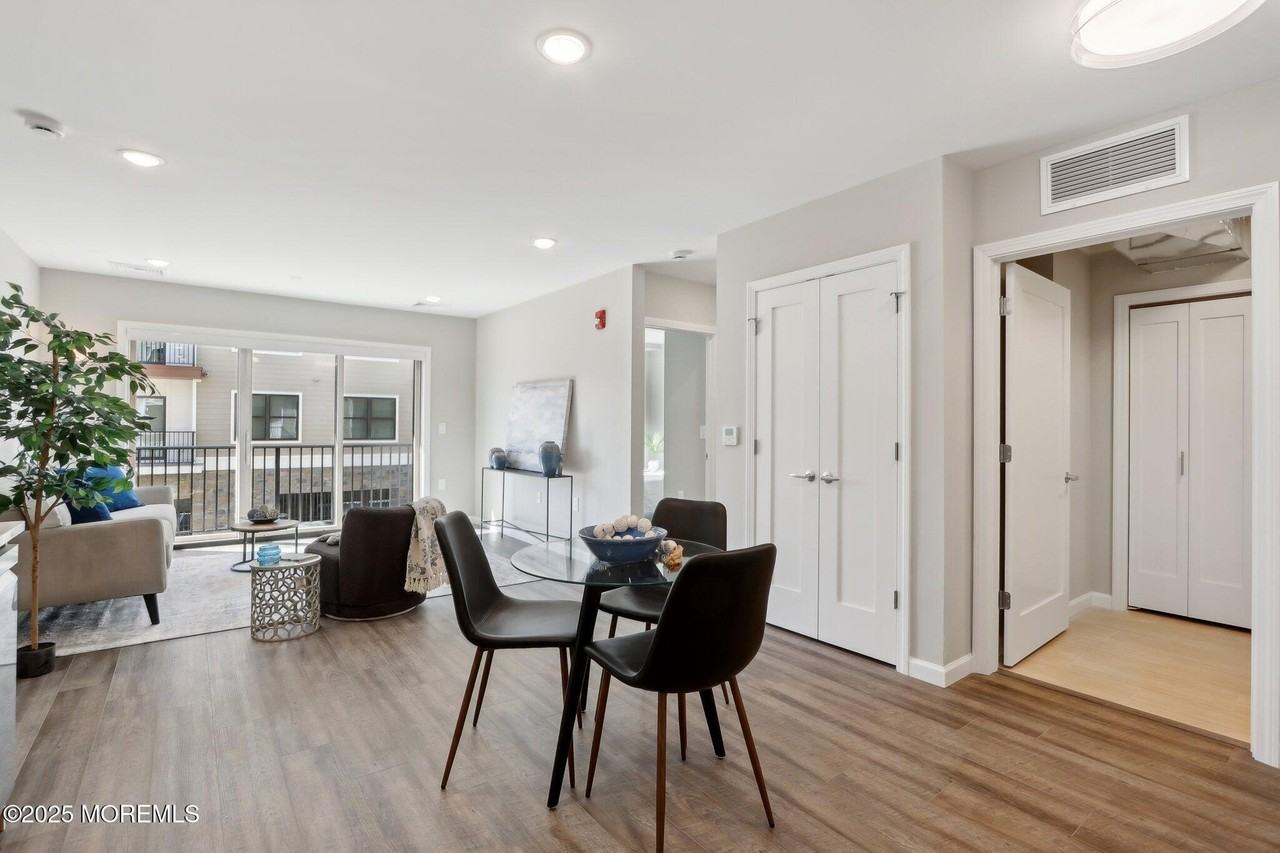 272 Willow Ave Unit 211 #211B - Photo 5 of 50