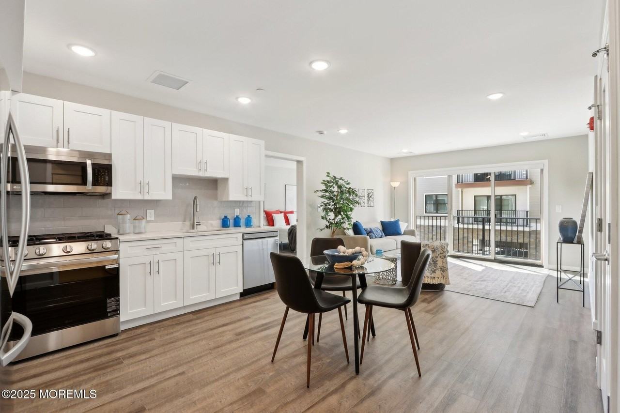 272 Willow Ave Unit 211 #211B - Photo 6 of 50