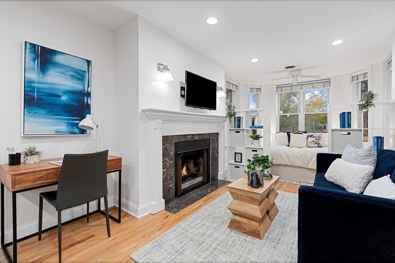 950 W Belle Plaine Ave Apt 1w #1W - Photo 5 of 9