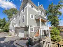 featured image of 415 N President St Apt A #A