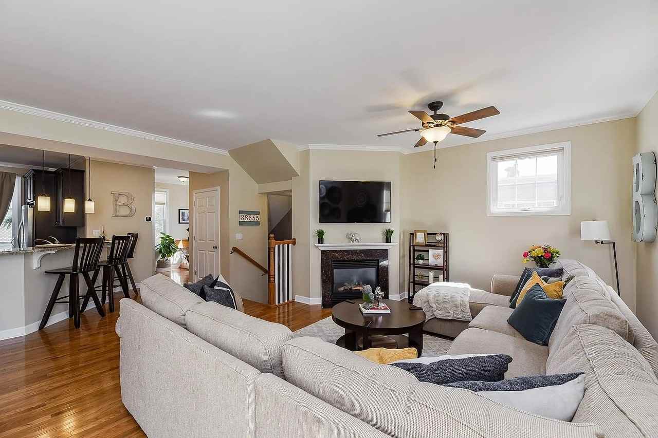 415 N President St Apt A #A - Photo 3 of 19