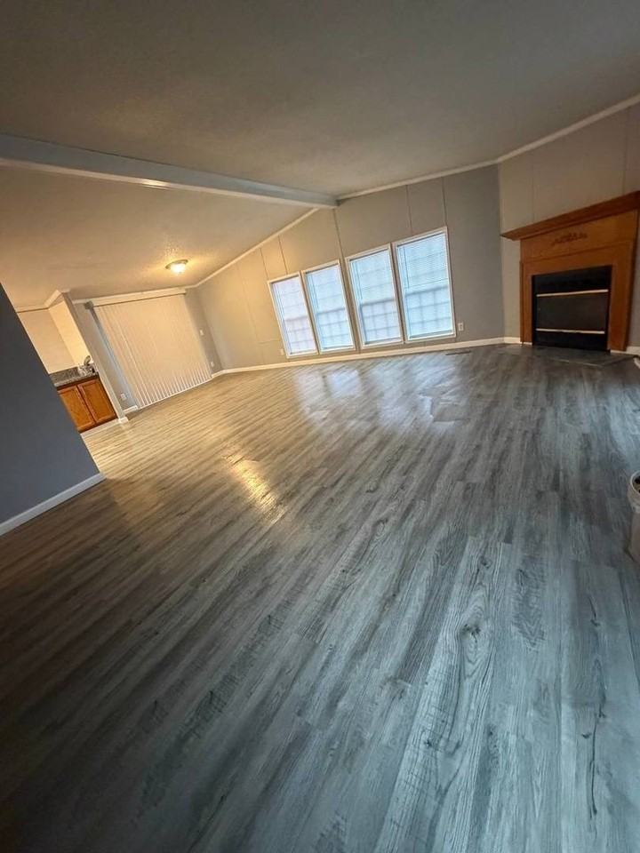 2246 Poplar Ln - Photo 5 of 18